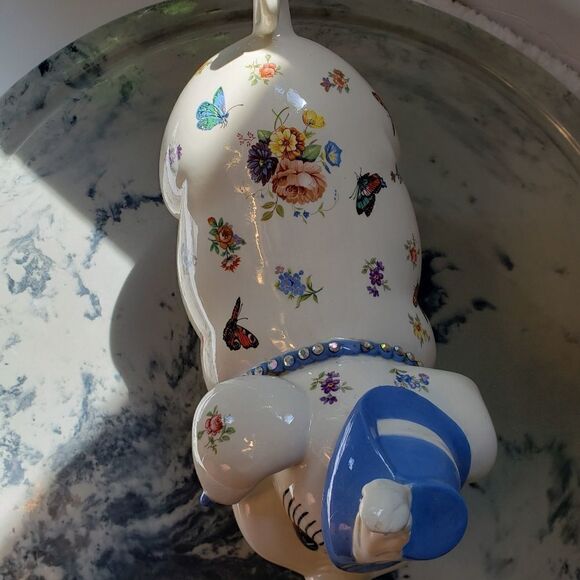 Vintage Big Pig w/Feathered Hat, Collar & Butterflies - Picture 9 of 14